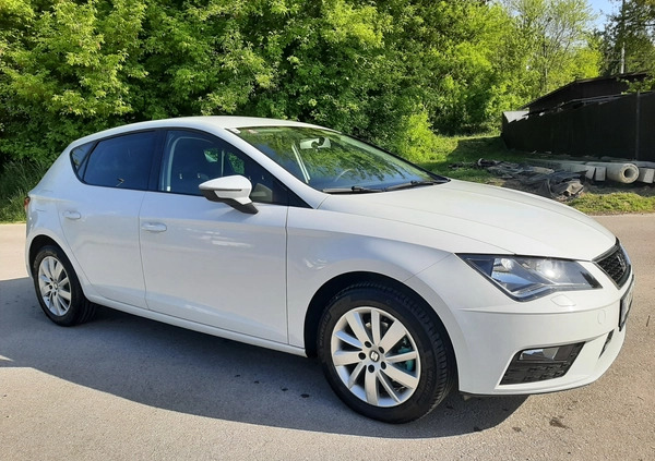 Seat Leon cena 41900 przebieg: 207000, rok produkcji 2017 z Słomniki małe 301